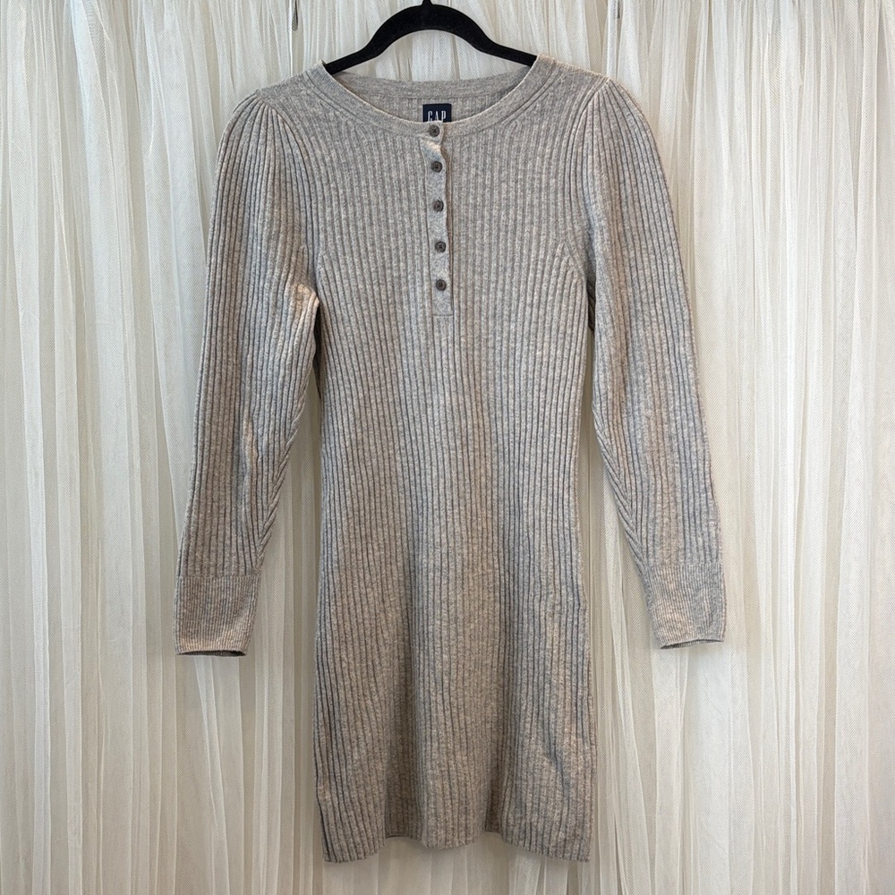 ❤️‍🔥3/$20 GAP Light Gray Long Sleeve Dress❤️‍🔥